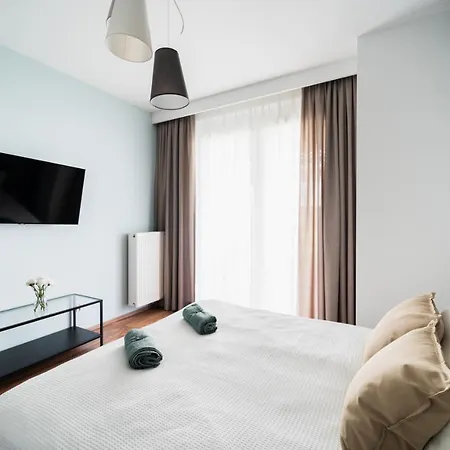 Big - Atal Towers - 3 - Private Parking Place Breslavia