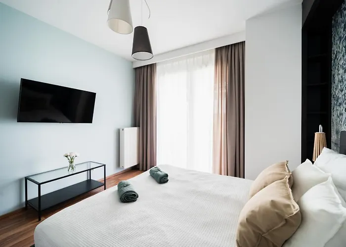 Big - Atal Towers - 3 - Private Parking Place Breslavia