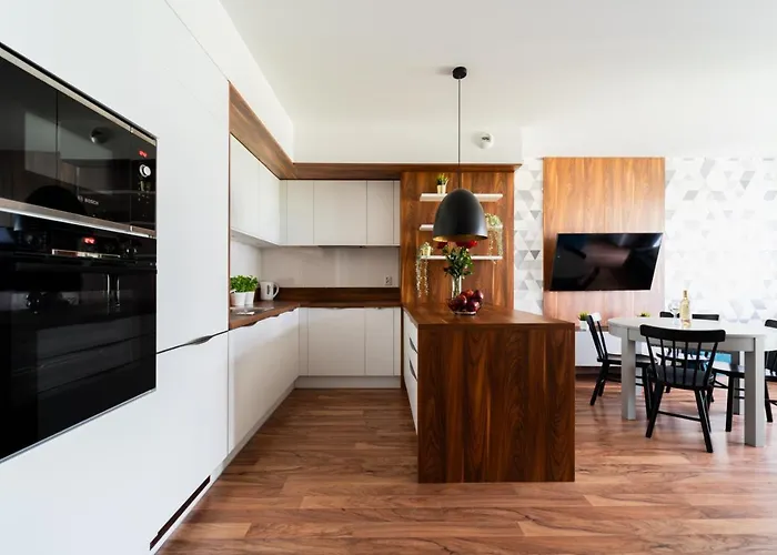 Big - Atal Towers - 3 - Private Parking Place Appartamento